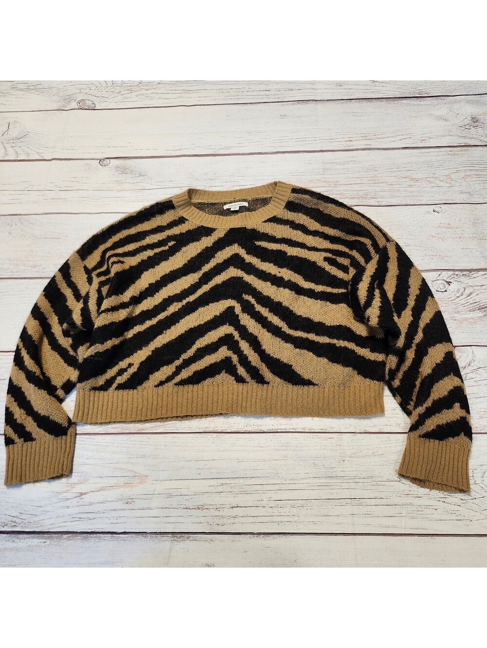 American Eagle Cropped Zebra Print Pullover Sweater Size M